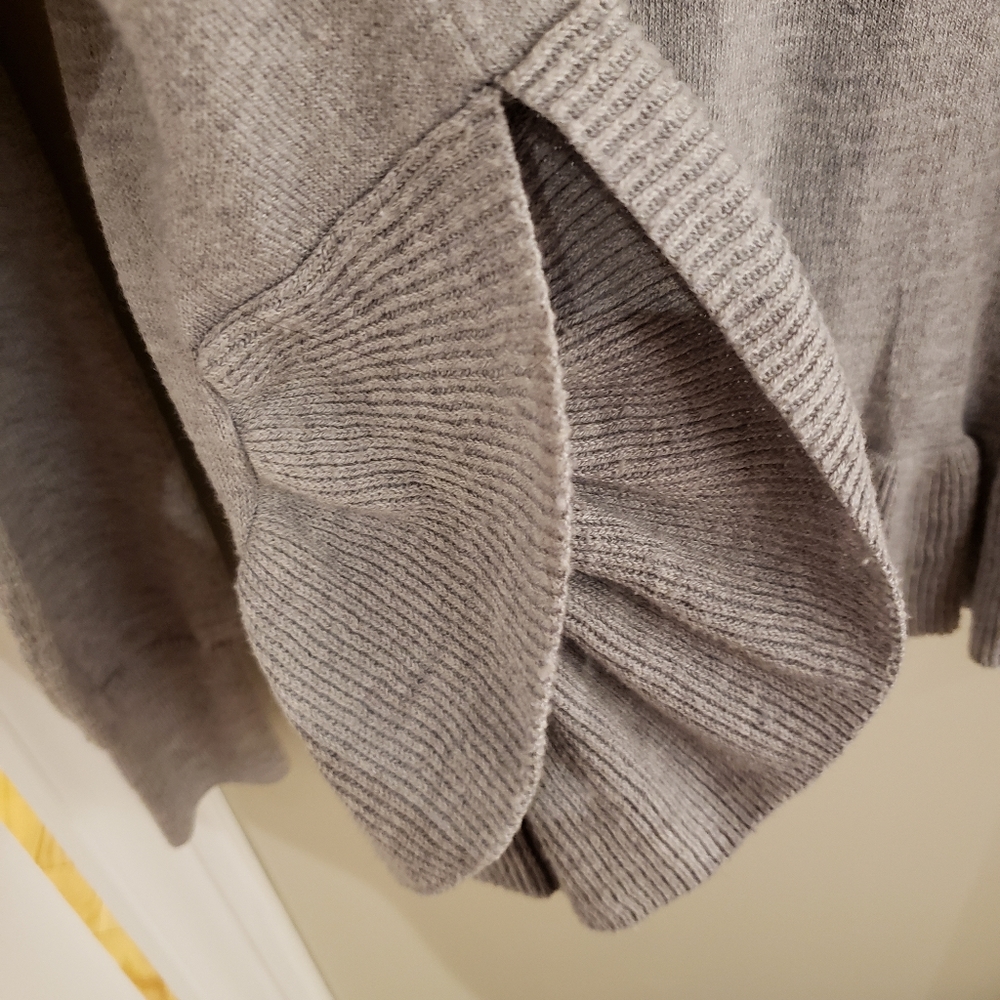 H&M Sweater - Picture 5 of 5